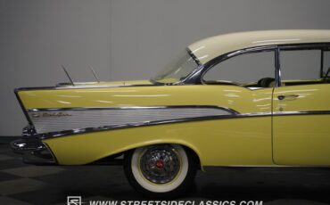 Unknown-Bel-air-1957-Colonial-Cream-Yellow-38