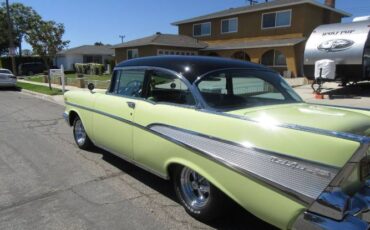 Unknown-Bel-air-1957-Colonial-CreamOnyx-16
