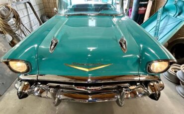 Unknown-Bel-air-1957-Green