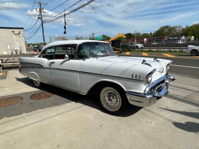 Unknown-Bel-air-1957-Imperial-Ivory-RedBlack-2