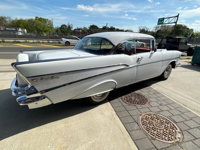 Unknown-Bel-air-1957-Imperial-Ivory-RedBlack-3