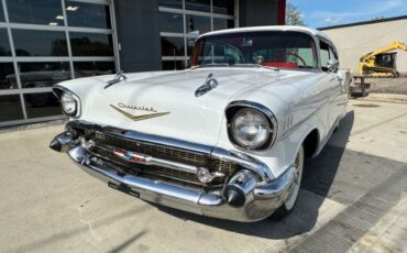Unknown-Bel-air-1957-Imperial-Ivory-RedBlack