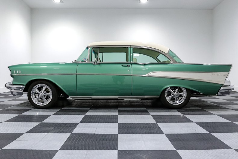 Unknown-Bel-air-1957-Jungle-Green-Metalli-Off-White-Ruffino-2