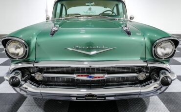 Unknown-Bel-air-1957-Jungle-Green-Metalli-Off-White-Ruffino