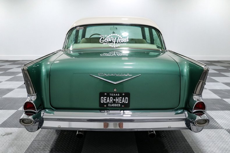 Unknown-Bel-air-1957-Jungle-Green-Metalli-Off-White-Ruffino-4