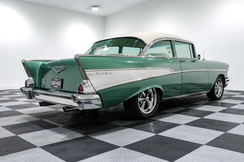 Unknown-Bel-air-1957-Jungle-Green-Metalli-Off-White-Ruffino-5