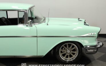 Unknown-Bel-air-1957-Light-Green-Black-37