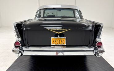 Unknown-Bel-air-1957-Onyx-Black-Silver-2