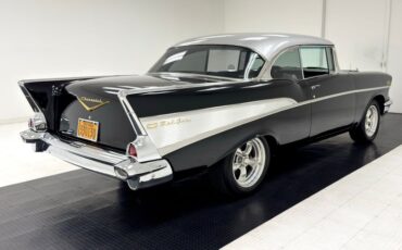 Unknown-Bel-air-1957-Onyx-Black-Silver-3
