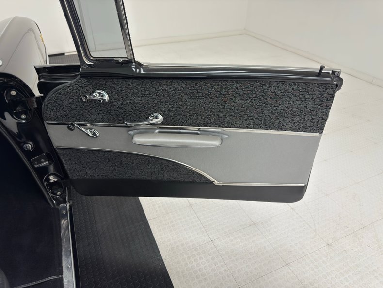Unknown-Bel-air-1957-Onyx-Black-Silver-34