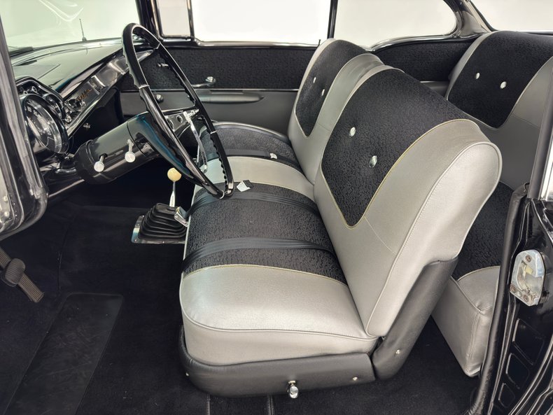 Unknown-Bel-air-1957-Onyx-Black-Silver-35