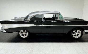 Unknown-Bel-air-1957-Onyx-Black-Silver