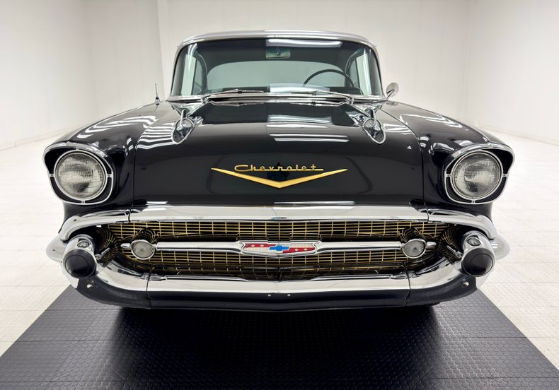Unknown-Bel-air-1957-Onyx-Black-Silver-5