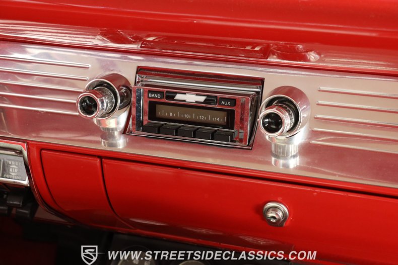 Unknown-Bel-air-1957-Red-Red-ampamp-White-16