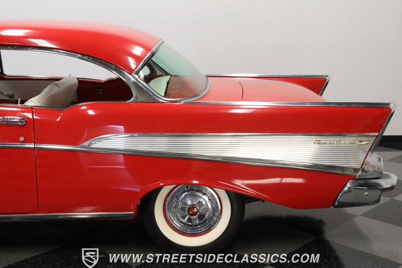 Unknown-Bel-air-1957-Red-Red-ampamp-White-48