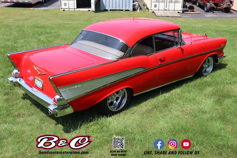 Unknown-Bel-air-1957-Red-Tan-2