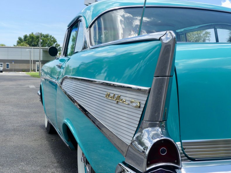 Unknown-Bel-air-1957-Turquoise-White-11