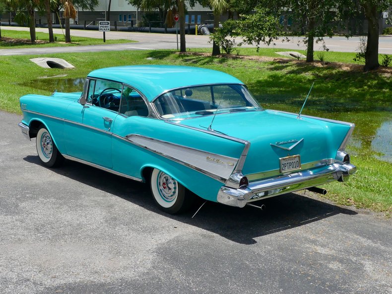 Unknown-Bel-air-1957-Turquoise-White-26