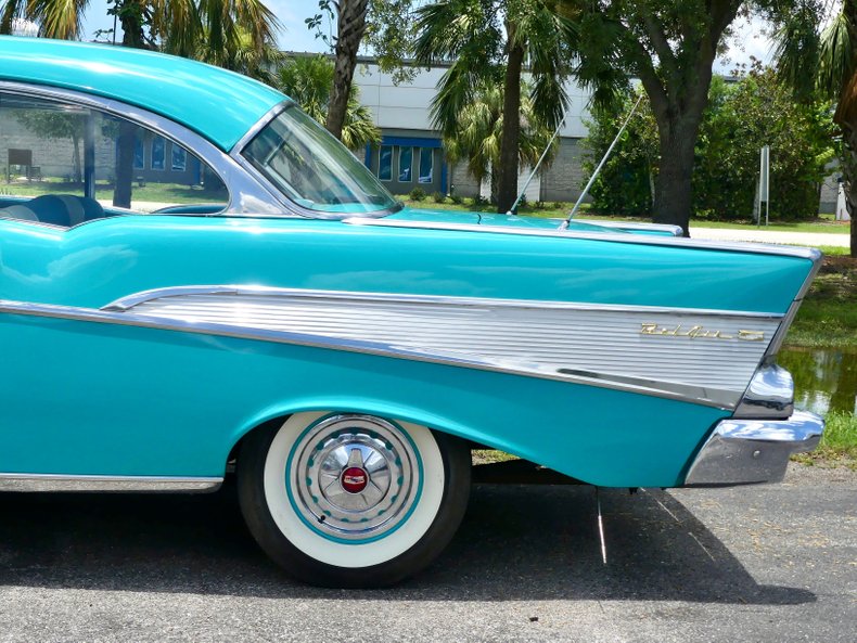 Unknown-Bel-air-1957-Turquoise-White-3