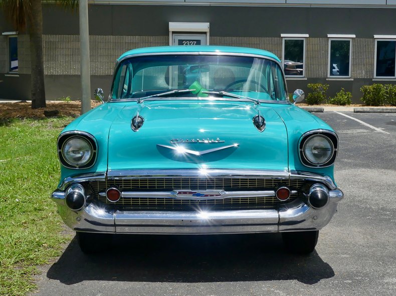Unknown-Bel-air-1957-Turquoise-White-39