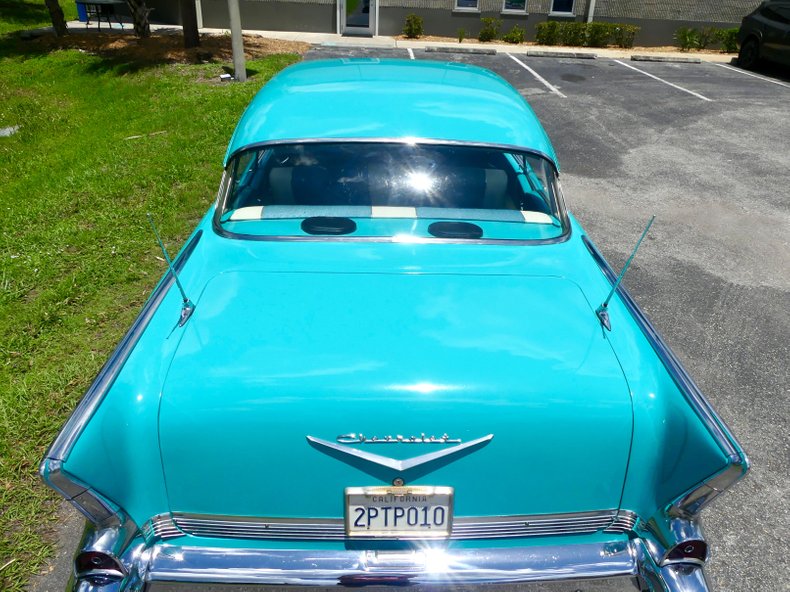 Unknown-Bel-air-1957-Turquoise-White-45