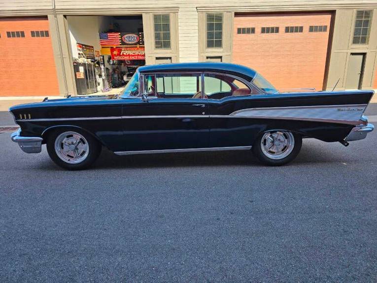 Unknown-Bel-air-1957-black-red-13