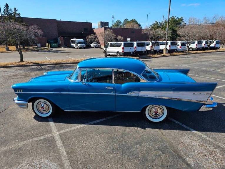Unknown-Bel-air-1957-blue-blue-16