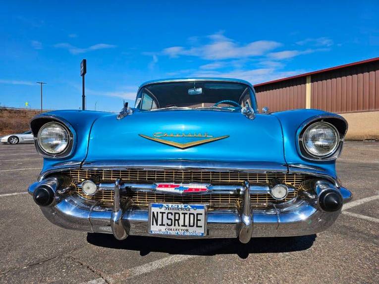 Unknown-Bel-air-1957-blue-blue