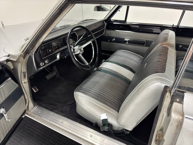 Unknown-Belvedere-1967-Silver-Metallic-Black-40