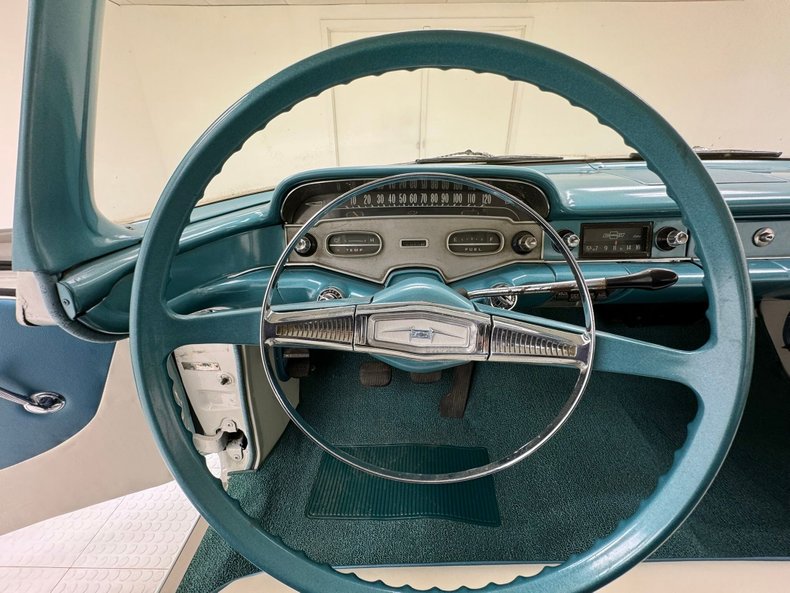 Unknown-Biscayne-1958-Tropic-Turquoise-Light-Blue-39