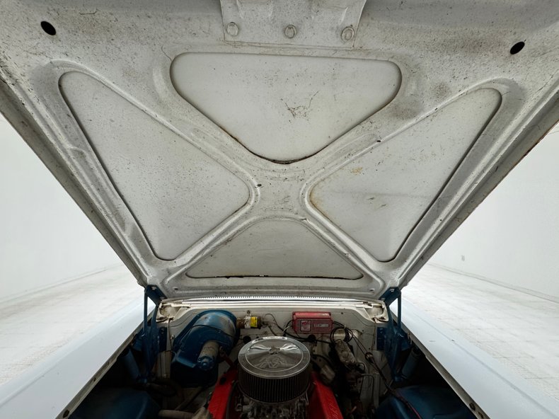 Unknown-Biscayne-1958-White-Blue-33