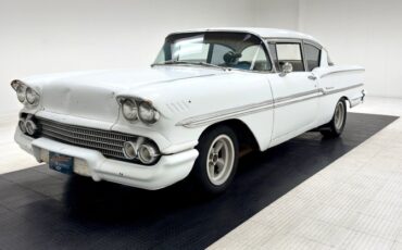 Unknown-Biscayne-1958-White-Blue-38