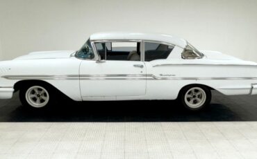 Unknown-Biscayne-1958-White-Blue-39