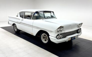 Unknown-Biscayne-1958-White-Blue-43