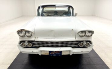 Unknown-Biscayne-1958-White-Blue-44