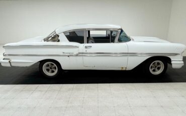 Unknown-Biscayne-1958-White-Blue-48