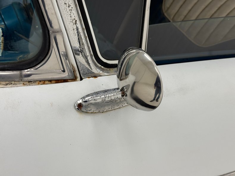 Unknown-Biscayne-1958-White-Blue-5