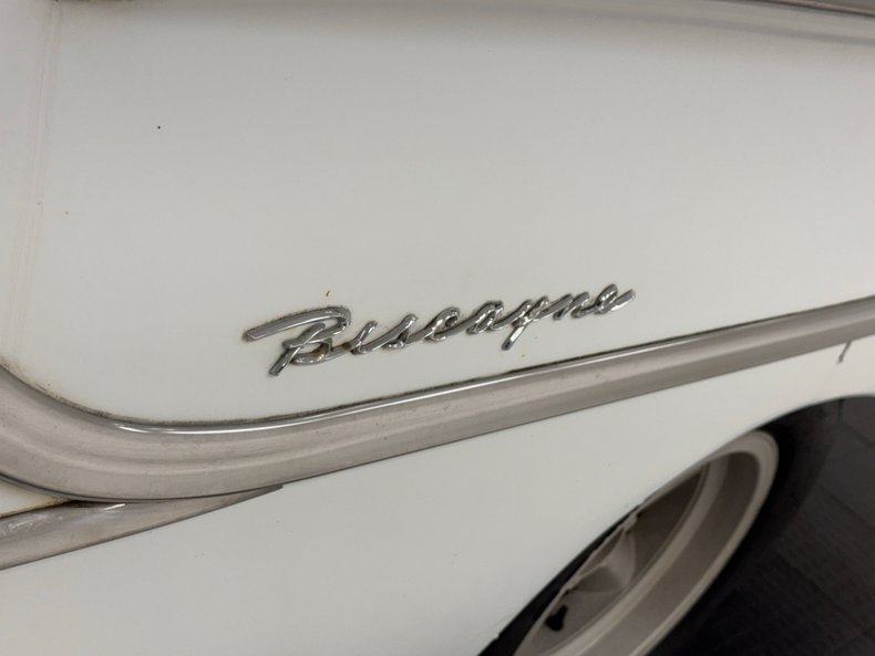 Unknown-Biscayne-1958-White-Blue-7