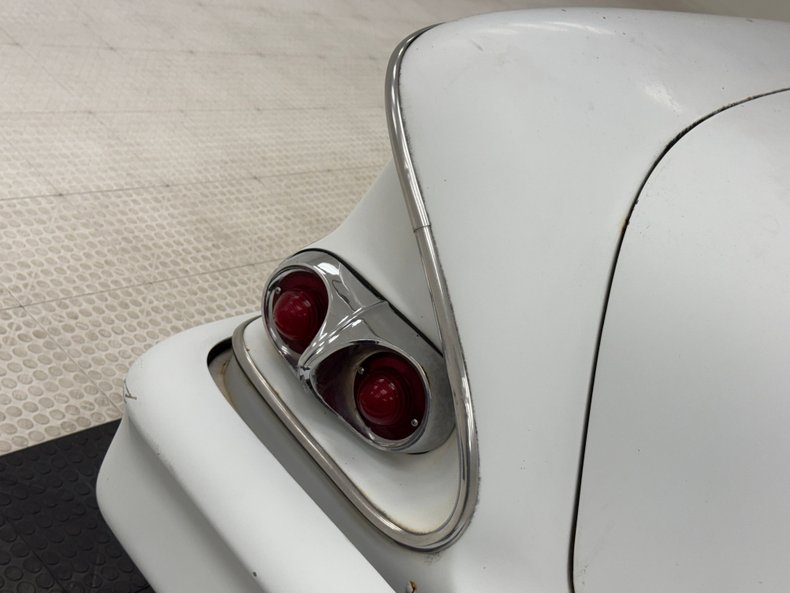 Unknown-Biscayne-1958-White-Blue-9
