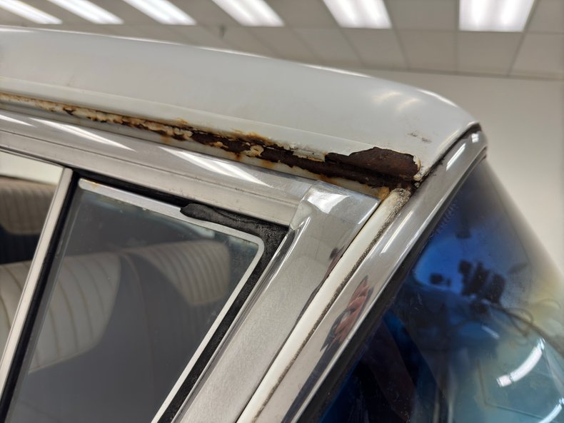 Unknown-Biscayne-1958-White-Blue