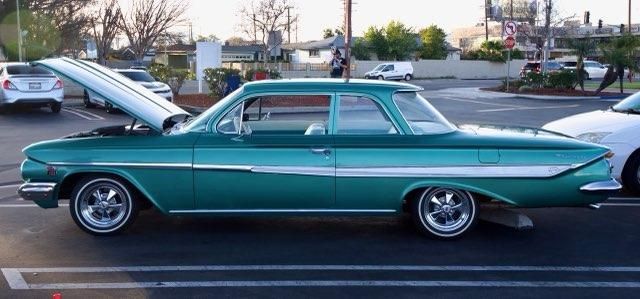 Unknown-Biscayne-1961-Forest-Green-Metalli-GreenWhite-2