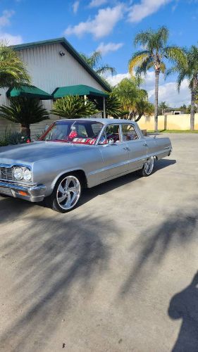 Unknown-Biscayne-1964-Silver-19