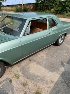 Unknown-Biscayne-1965-Green-Black-2
