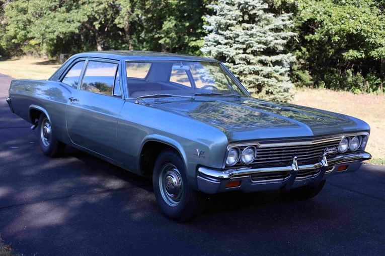 Unknown-Biscayne-1966-Blue-Beige-23