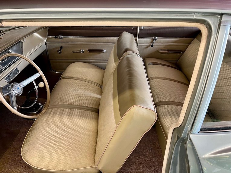 Unknown-Biscayne-1966-Blue-Beige-24
