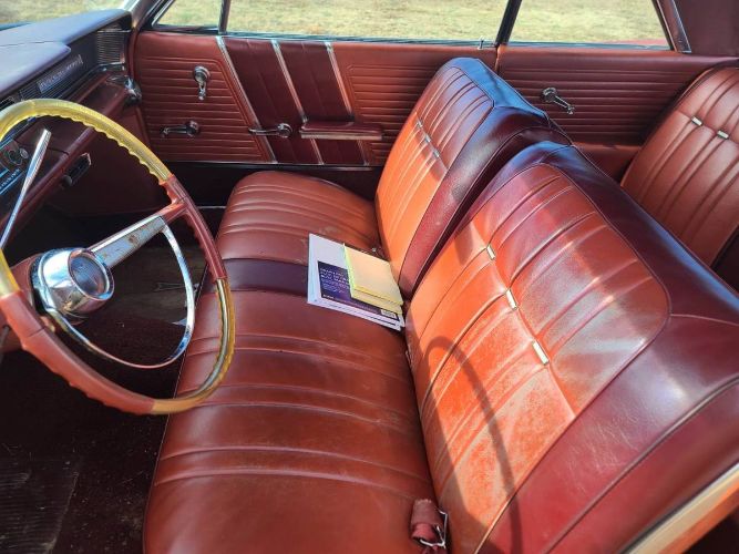 Unknown-Bonneville-1964-Red-White-Top-3
