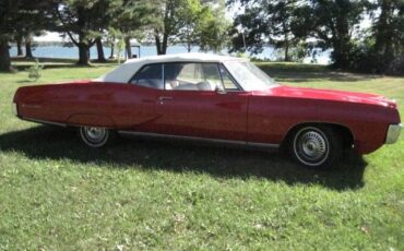 Unknown-Bonneville-1967-Red-White-1