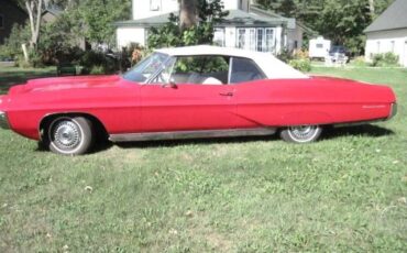 Unknown-Bonneville-1967-Red-White