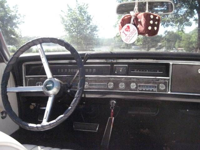 Unknown-Bonneville-1967-Red-White-4