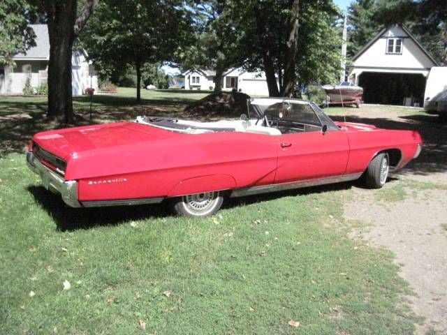 Unknown-Bonneville-1967-Red-White-7
